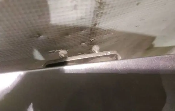 Subaru Outback Tailgate/trunk/boot hinge
