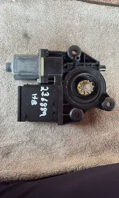 Renault Scenic III - Grand scenic III Rear door window regulator motor 827300005R