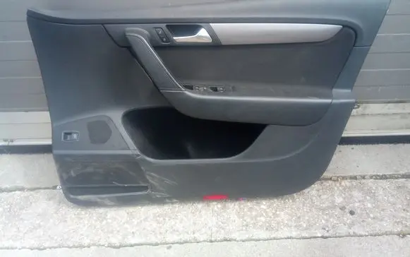 Volkswagen PASSAT B7 Front door card panel trim 3AB867012