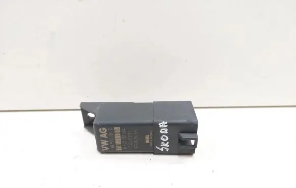 Skoda Superb B6 (3T) Glow plug pre-heat relay 038907281D 4045233 0522120504