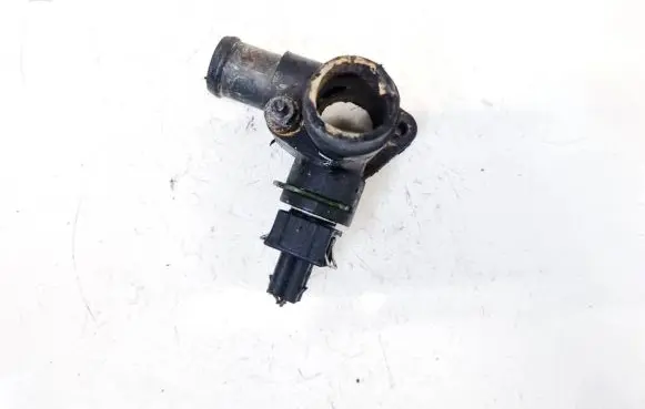 Engine coolant pipe/hose