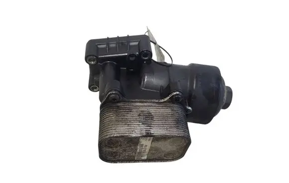 Skoda Octavia Mk2 (1Z) Oil filter mounting bracket 03L115389C