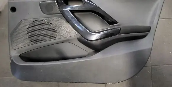 Peugeot 208 Front door card panel trim