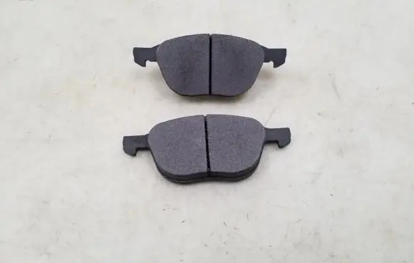 Ford Focus C-MAX Brake pads (front) 