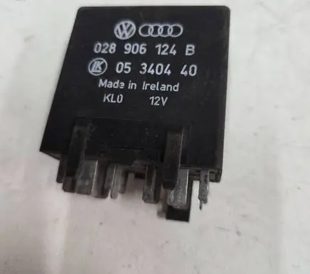 Volkswagen Golf III Other relay 028906124B 05340440