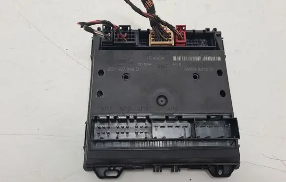 Skoda Fabia Mk1 (6Y) Fuse module 6Q1937049D
