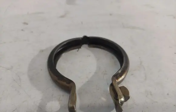 BMW 5 E60 E61 Muffler pipe connector clamp 7796718