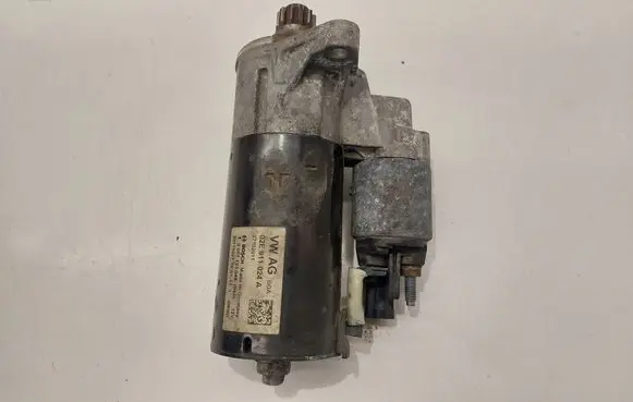 Volkswagen Touran II Starter motor 02E911024A 27102011 0001123044