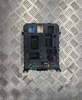 Peugeot 307 Comfort/convenience module 281148352A 281133439A 21676031B