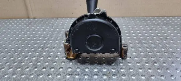 Volkswagen Polo IV 9N3 Oil pump 03F115105C