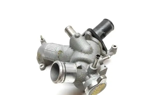Lexus IS III XE30 Engine coolant pipe/hose