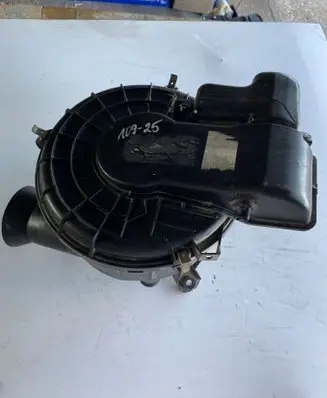 Toyota Land Cruiser (BJ70) Air filter box