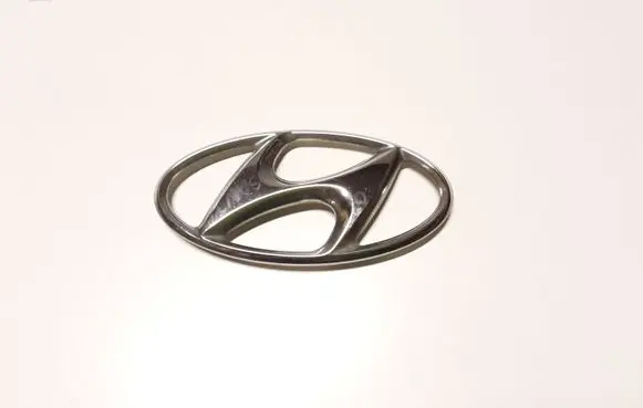 Hyundai Santa Fe Manufacturer badge logo/emblem 
