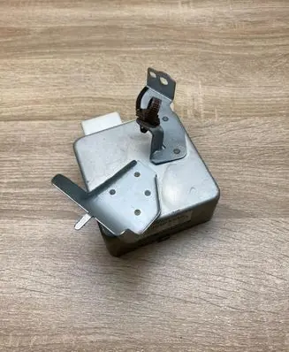 Toyota Prius (NHW20) Power steering control unit/module 8965047100 1129000464