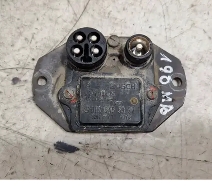 Mercedes-Benz 190 W201 Ignition amplifier control unit 0025455932 0227100121