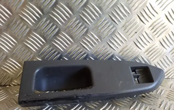 Volkswagen Touran I Front door window switch trim 1T1867371E