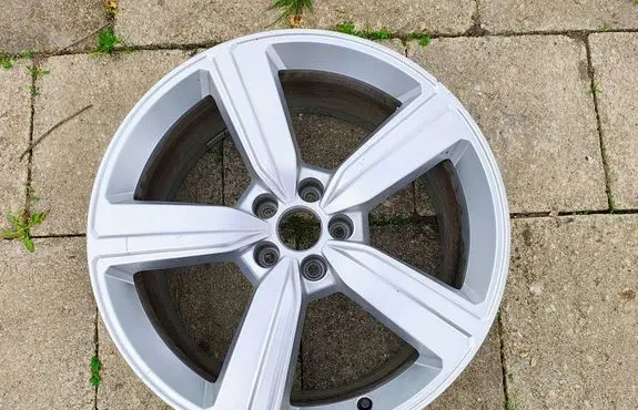 Audi e-tron R20 alloy rim 4KE601025S