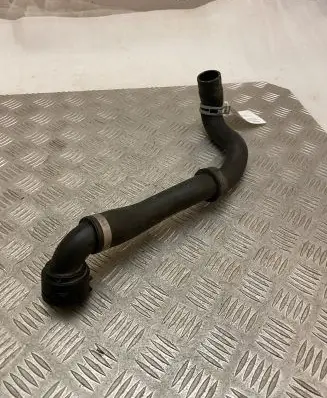 Volvo XC90 Engine coolant pipe/hose 32252070