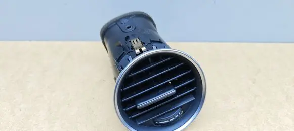 Mercedes-Benz C W204 Dashboard side air vent grill/cover trim A2048306754