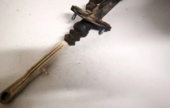 Volvo V70 Clutch master cylinder 636540