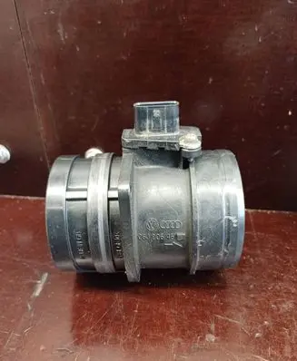 Audi A4 S4 B8 8K Mass air flow meter 06J906461D