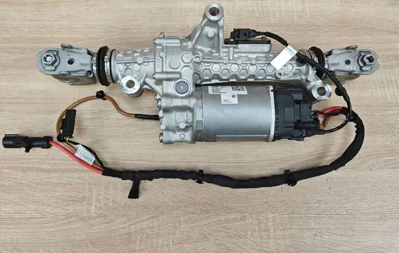 BMW 8 G16 Steering rack 6895076