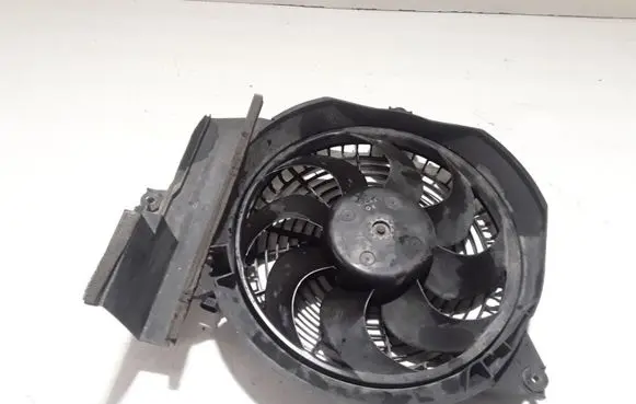 Hyundai Santa Fe Radiator cooling fan shroud 9773026XXXX