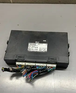 Subaru Legacy Comfort/convenience module 88281AJ201 X1T23073H2 97RI010653