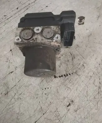 KIA Ceed ABS Pump Z81008VDX8 0990C689H ZYLC9Z9