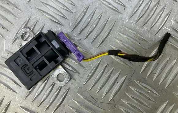 Audi TT TTS Mk2 Battery relay fuse 4F0915519