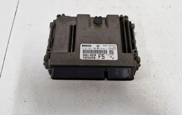 Toyota Avensis T270 Engine control unit/module ECU 89661-05F50