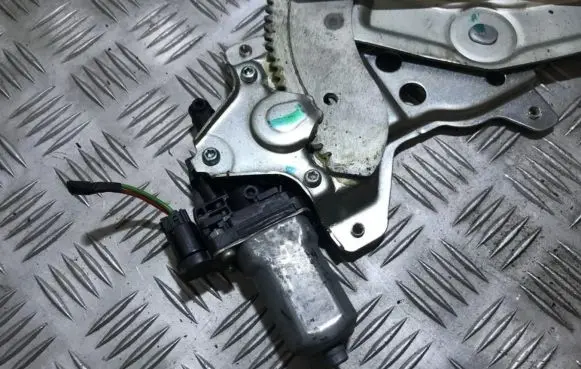 Nissan Pixo Front door window regulator motor 83560m75j01 sr262100-3401
