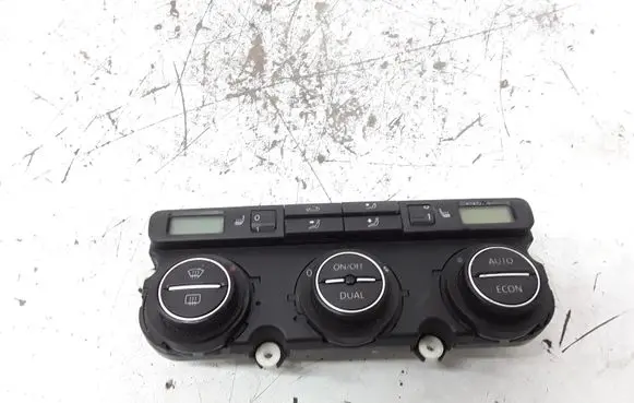 Volkswagen PASSAT B6 Climate control unit 74677532