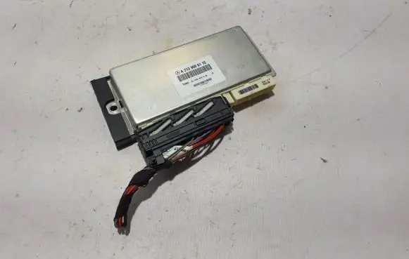 Mercedes-Benz E W213 Air suspension control unit module (rear) A2139006115