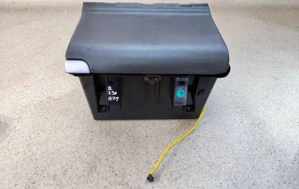 Mercedes-Benz SL R230 Glove box A2308100141