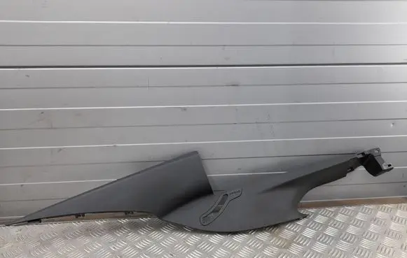 Chevrolet Camaro (C) pillar trim 84116359
