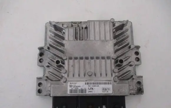 Ford C-MAX II Engine control unit/module 7M5112A650AUK