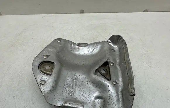 Volkswagen Caddy Heat shield in engine bay 05E253041F