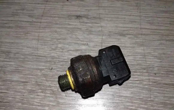 Air conditioning (A/C) pressure sensor