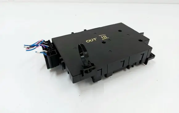 Tesla Model 3 Comfort/convenience module 8637B687