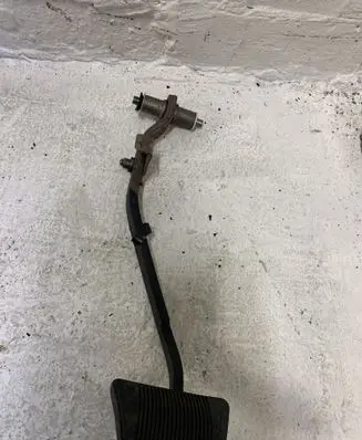 Dodge Nitro Brake pedal