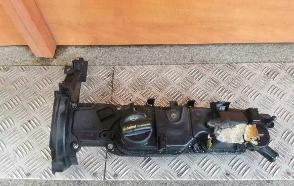 Ford Focus Rocker cam cover 9688939180