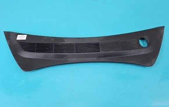 Tesla Model 3 Wiper trim 1081675-00-B IMPRK1436548