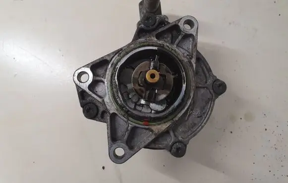 Audi A8 S8 D2 4D Vacuum pump 059145100B