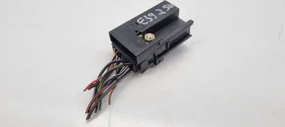 BMW 5 E39 Glow plug pre-heat relay 2246473