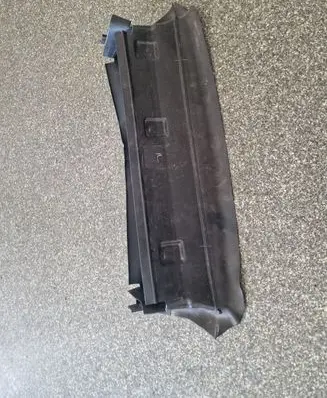 Ford Focus Intercooler air guide/duct channel CM518312AA