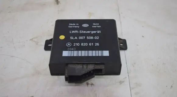 Mercedes-Benz E W210 Light module LCM 2108206126