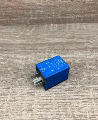 Volkswagen Golf II Other relay 719074 043262201 ROBLA