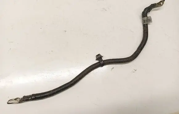 Hyundai Kona I Positive cable (battery) 