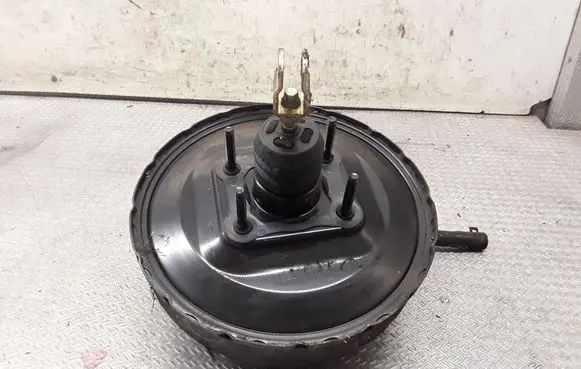 KIA Sorento Brake booster